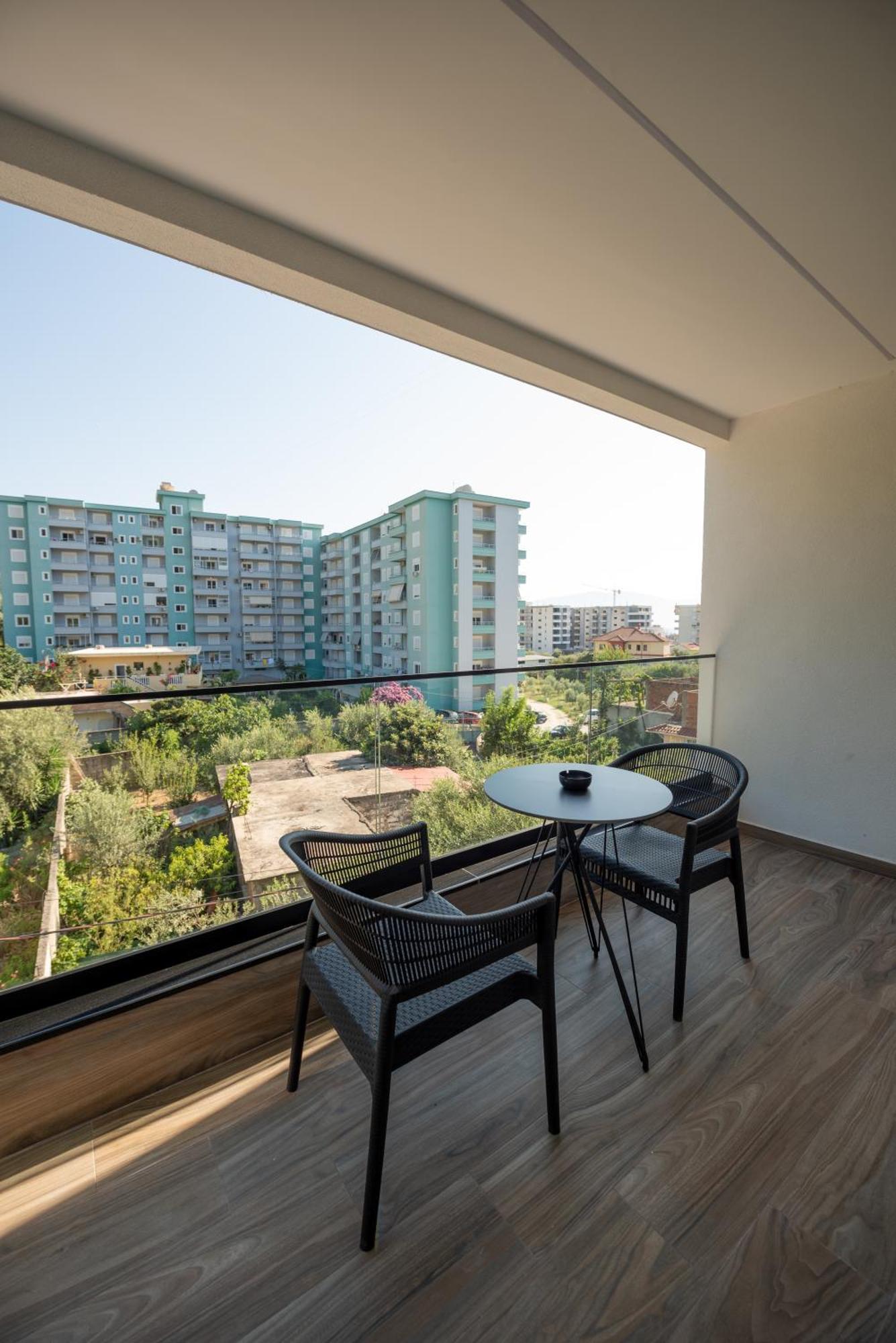 Calma Boutique Hotel Vlorë Esterno foto