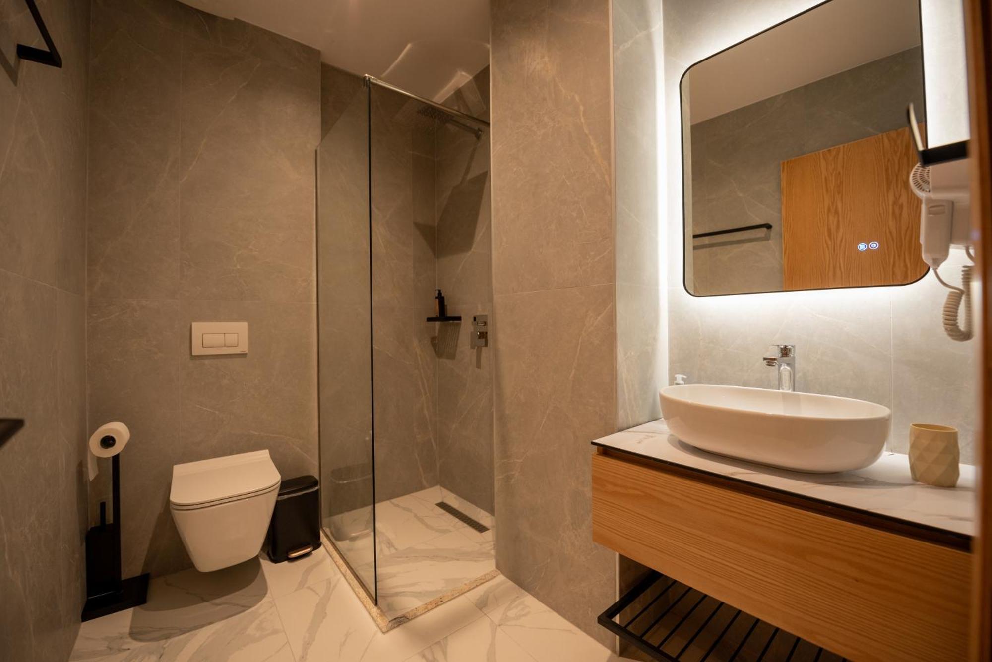 Calma Boutique Hotel Vlorë Esterno foto