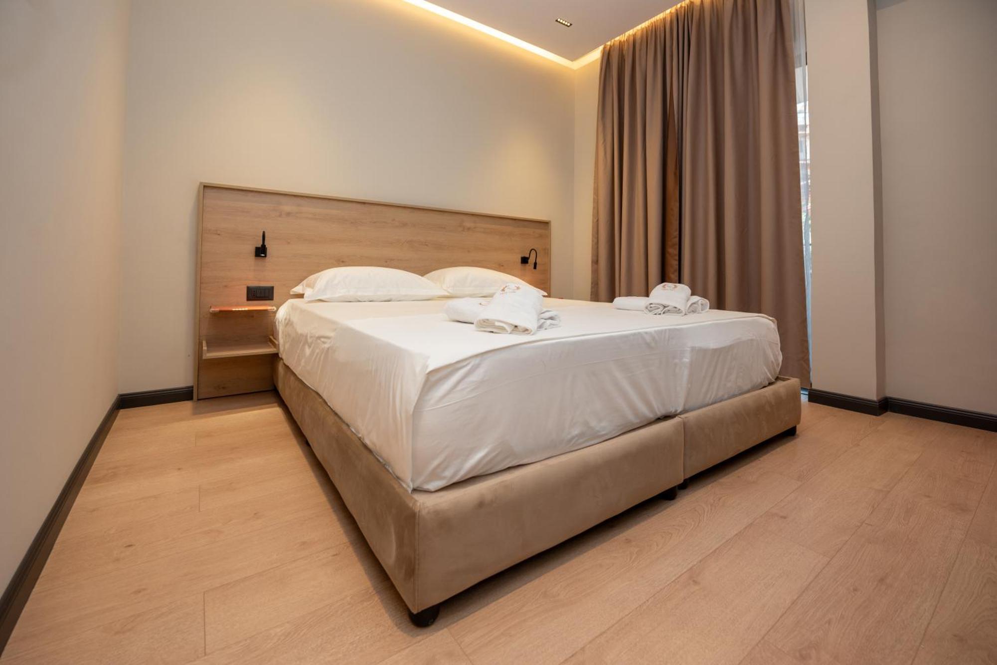 Calma Boutique Hotel Vlorë Esterno foto
