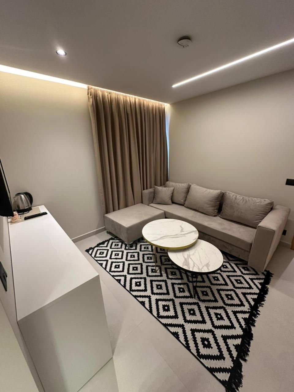Calma Boutique Hotel Vlorë Esterno foto