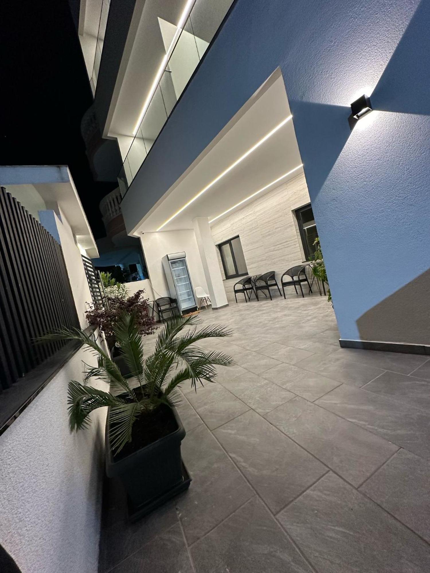 Calma Boutique Hotel Vlorë Esterno foto