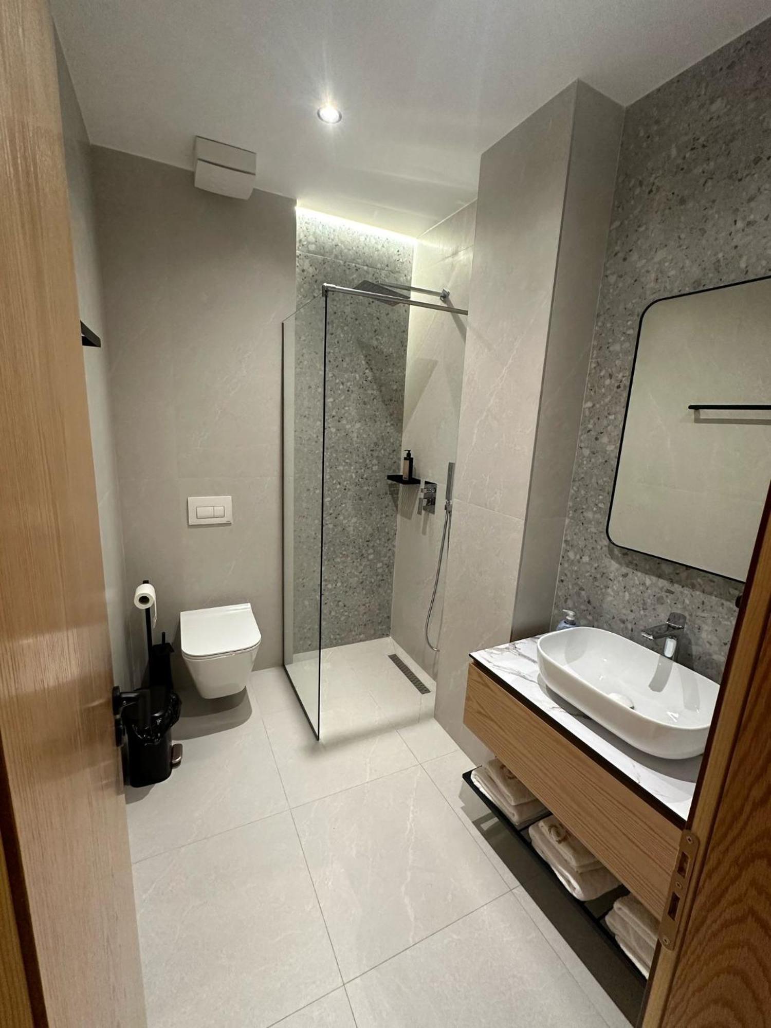 Calma Boutique Hotel Vlorë Esterno foto